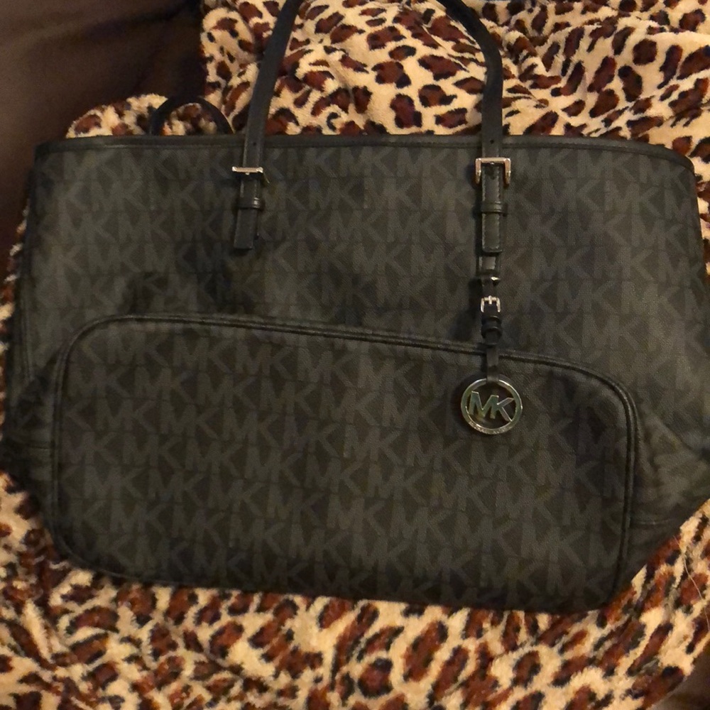 Michael Kors tote. Brand new. Used once.